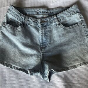 No Boundaries Sky Blue Jean Shorts size 6 light wash stretch